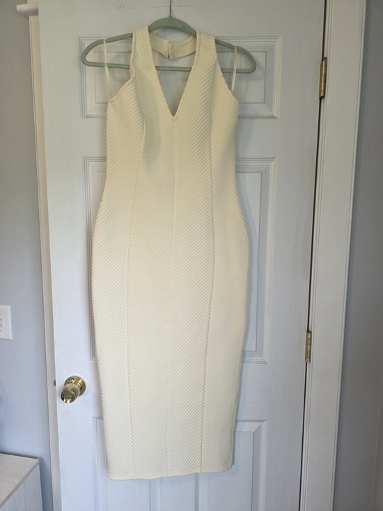 Karen Millen Dresses & Skirts - Karen Millen Cream Textured V-Neck Midi Dress
